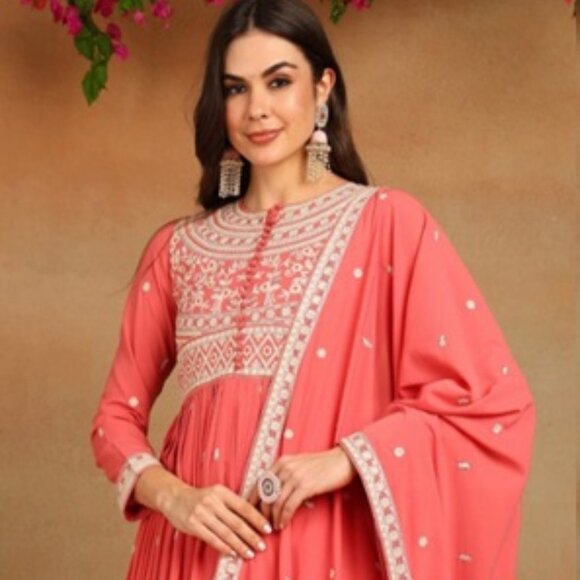 Pink Ethnic Motifs Embroidered Thread Work Georgette Anarkali Kurta With Dupatta - Picture 6 of 7